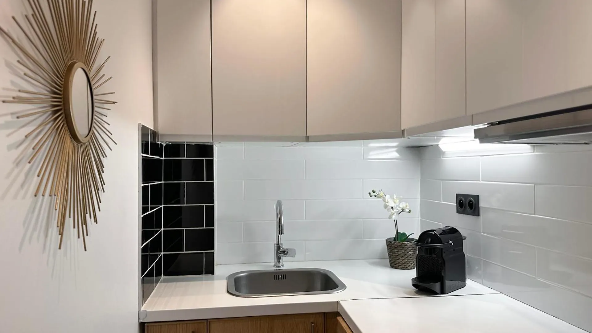 Brand New Apartment Near La Madeleine Párizs 0*,
